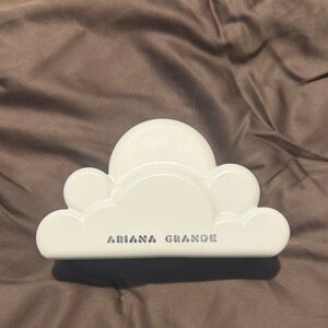Ariana grande cloud stand